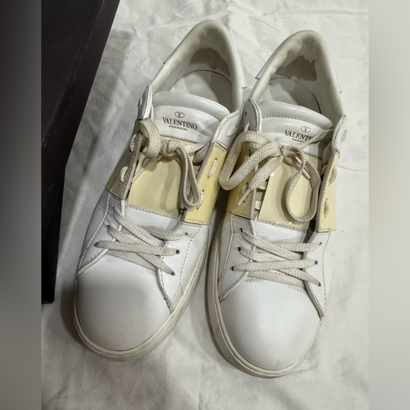 Valentino Garavani Rockstud Sneaker - Picture 8 of 8